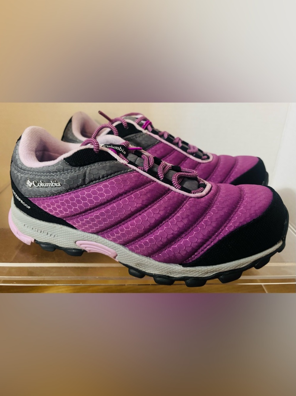Women's Columbia Purple Gray Waterproof Athletic Shoes Size 5 Hiking